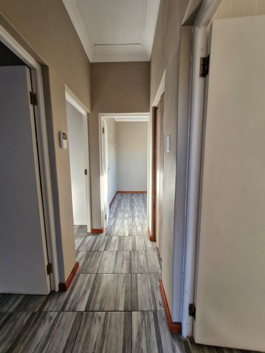 To Let 3 Bedroom Property for Rent in Overbaakens Eastern Cape